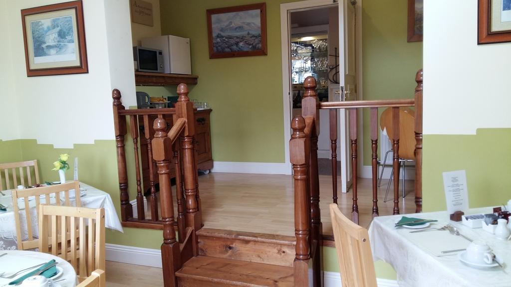 Abacus Guesthouse Голуей Екстериор снимка