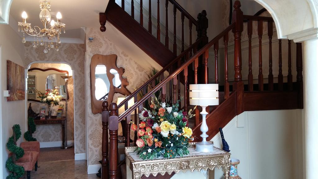 Abacus Guesthouse Голуей Екстериор снимка