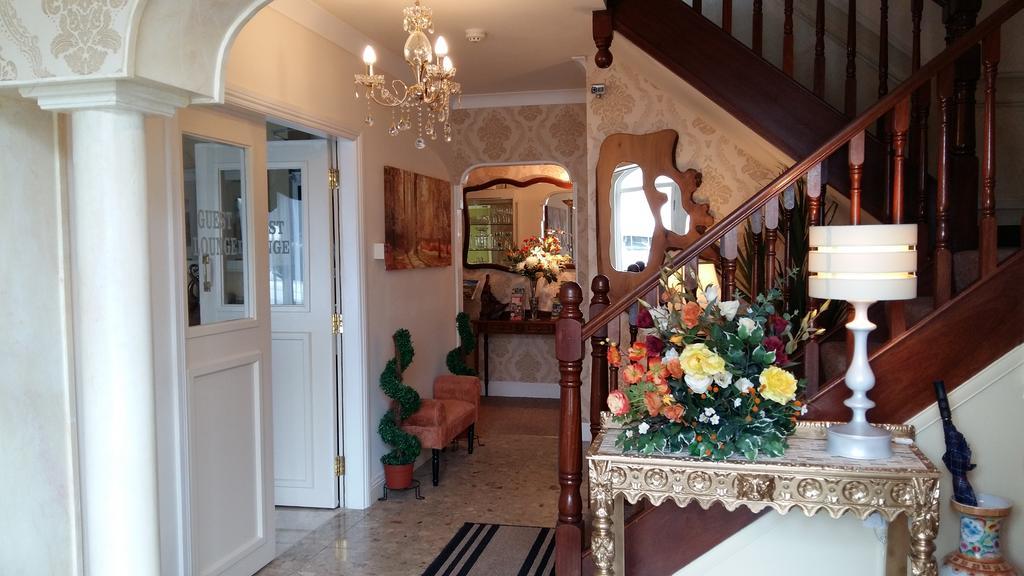 Abacus Guesthouse Голуей Екстериор снимка