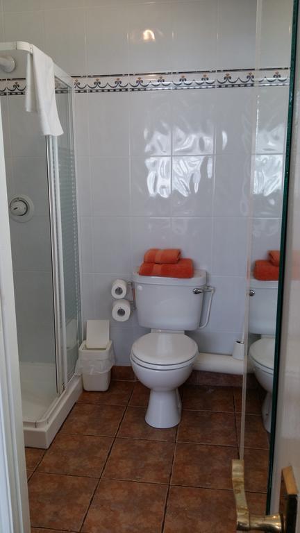Abacus Guesthouse Голуей Екстериор снимка