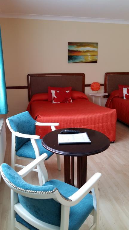 Abacus Guesthouse Голуей Екстериор снимка