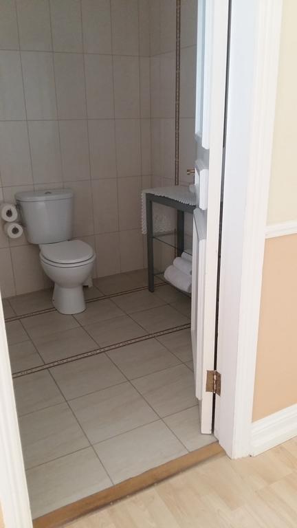 Abacus Guesthouse Голуей Екстериор снимка