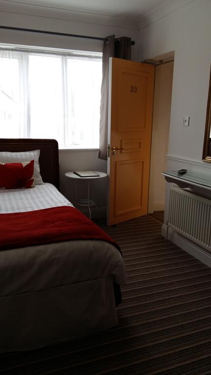 Abacus Guesthouse Голуей Екстериор снимка