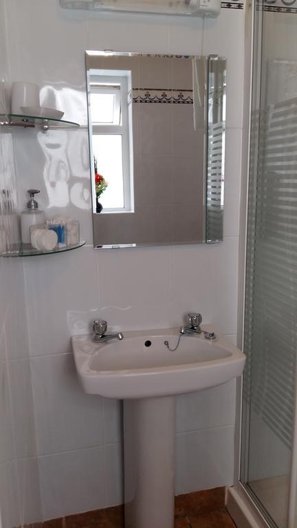 Abacus Guesthouse Голуей Екстериор снимка